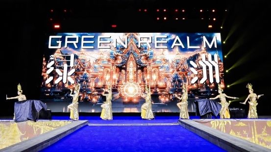 “绿洲泼水传说特别秀	”引爆西双版纳泼水节文化狂欢