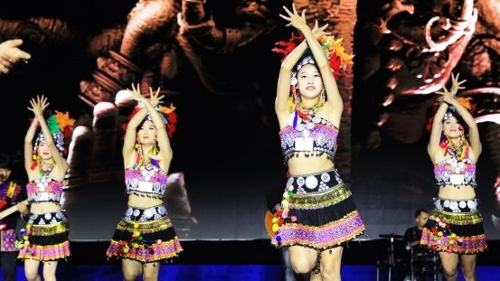 “绿洲泼水传说特别秀	”引爆西双版纳泼水节文化狂欢